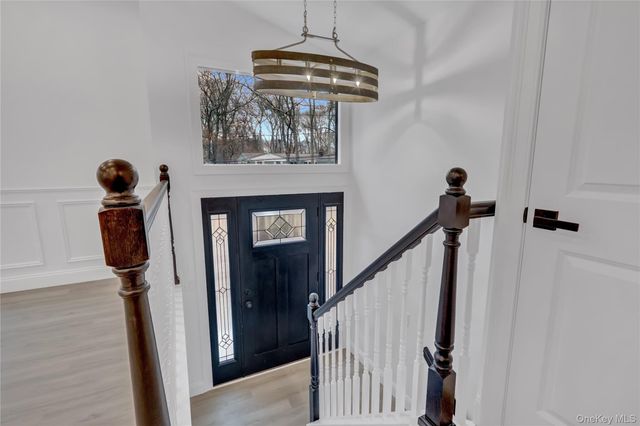 567 Puritan Drive, Shirley, NY 11967