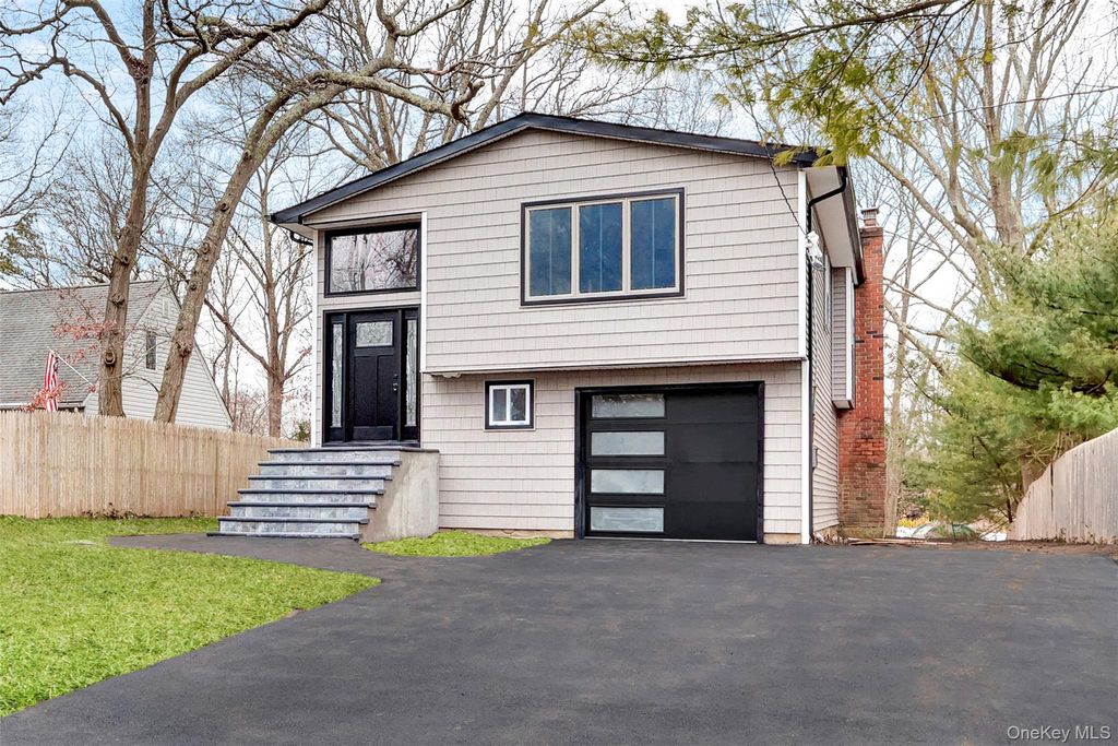 567 Puritan Drive, Shirley, NY 11967