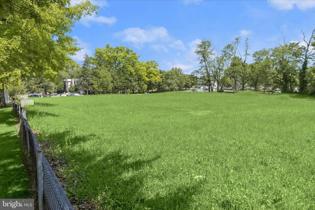 3925 ROLLING RD, Baltimore, MD 21208