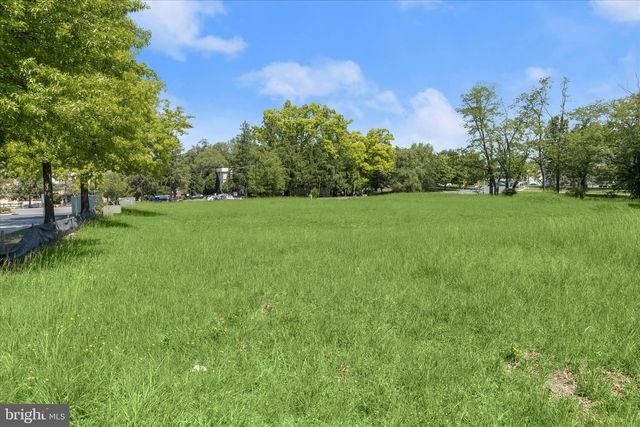 3925 ROLLING RD, Baltimore, MD 21208
