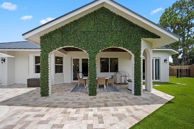 404 INDIGO Avenue, Wellington, FL 33414