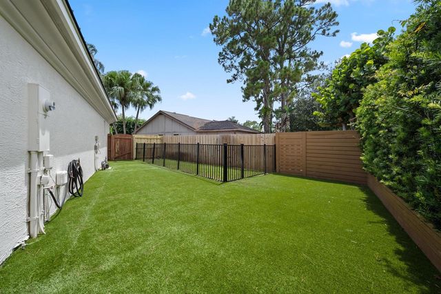 404 INDIGO Avenue, Wellington, FL 33414