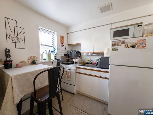 201 12th 25, Palisades Park, NJ 07650