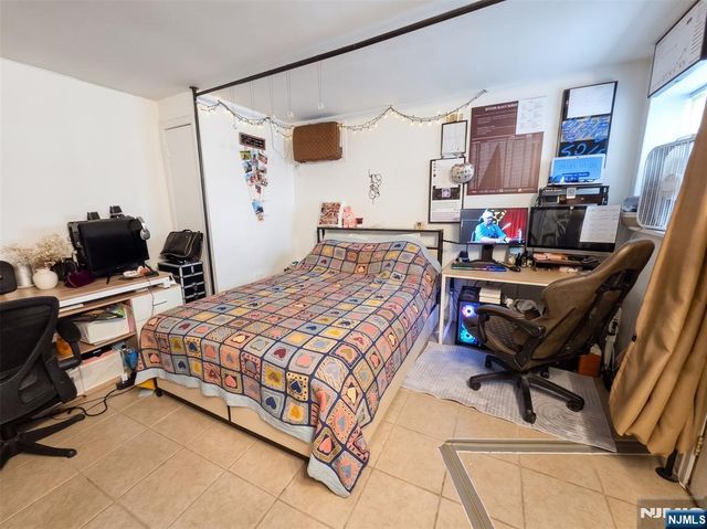 201 12th 25, Palisades Park, NJ 07650