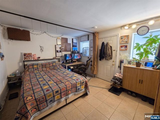 201 12th 25, Palisades Park, NJ 07650