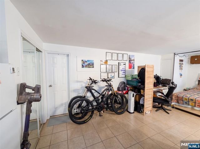 201 12th 25, Palisades Park, NJ 07650