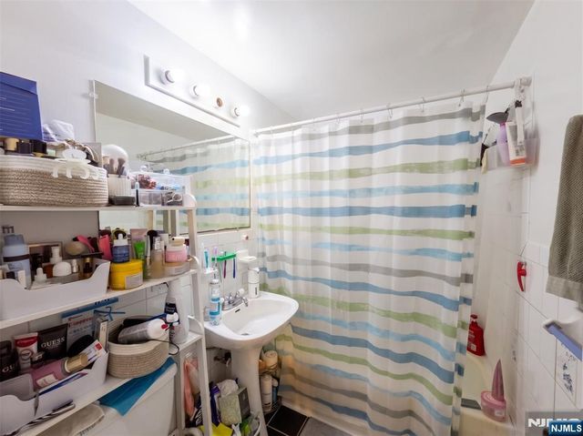 201 12th 25, Palisades Park, NJ 07650
