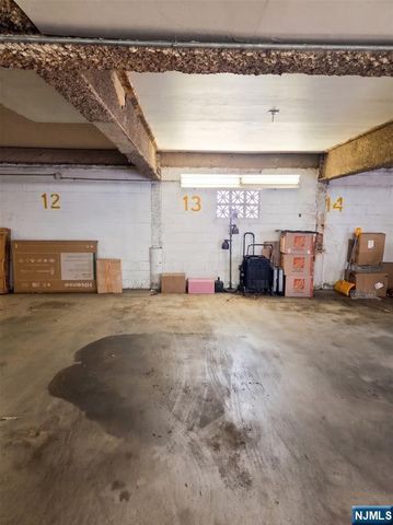 201 12th 25, Palisades Park, NJ 07650