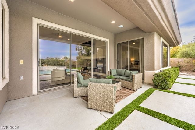 20 Holston Hills Road, Henderson, NV 89052