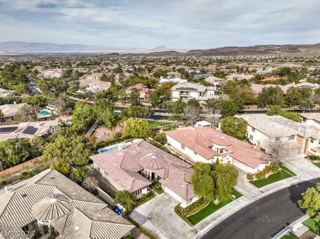20 Holston Hills Road, Henderson, NV 89052