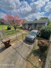 2828 Selma Ave, Knoxville, TN 37914