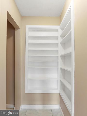 112 RIVERVIEW DR, Falling Waters, WV 25419