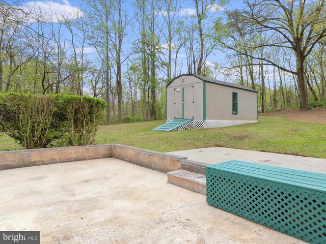 112 RIVERVIEW DR, Falling Waters, WV 25419
