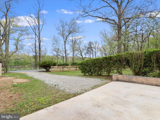 112 RIVERVIEW DR, Falling Waters, WV 25419