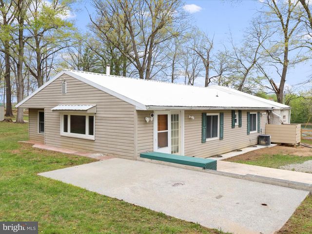 112 RIVERVIEW DR, Falling Waters, WV 25419