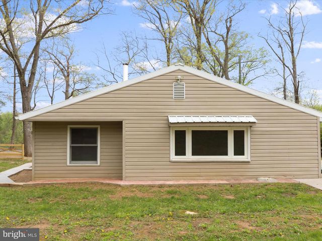 112 RIVERVIEW DR, Falling Waters, WV 25419