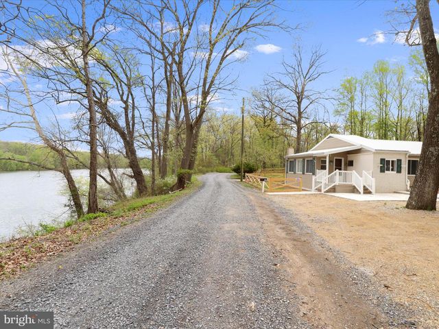 112 RIVERVIEW DR, Falling Waters, WV 25419