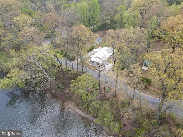 112 RIVERVIEW DR, Falling Waters, WV 25419