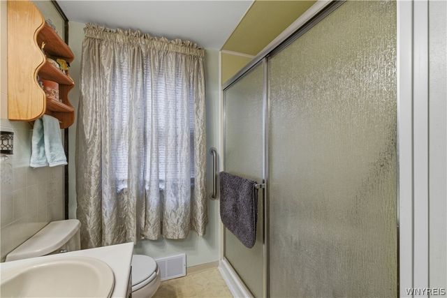 2462 La Salle Avenue, Niagara Falls, NY 14301