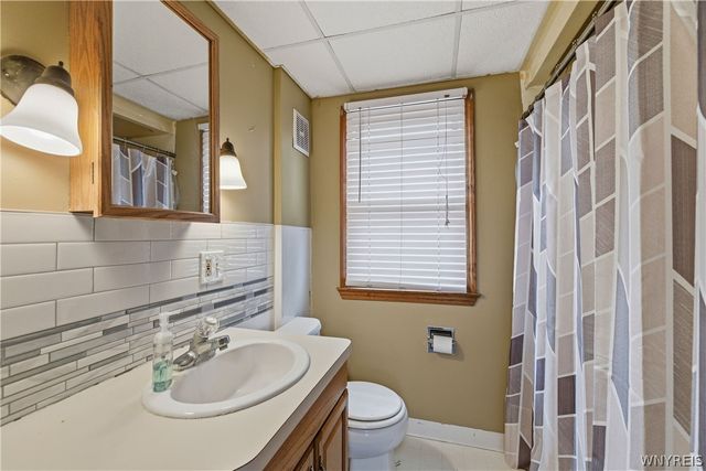 2462 La Salle Avenue, Niagara Falls, NY 14301