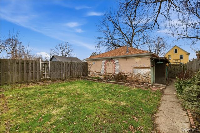 2462 La Salle Avenue, Niagara Falls, NY 14301