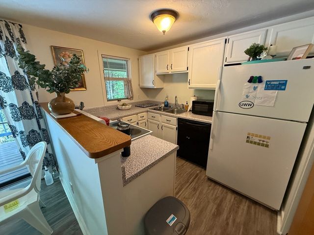 28 Maria Ave C, Southbridge, MA 01550