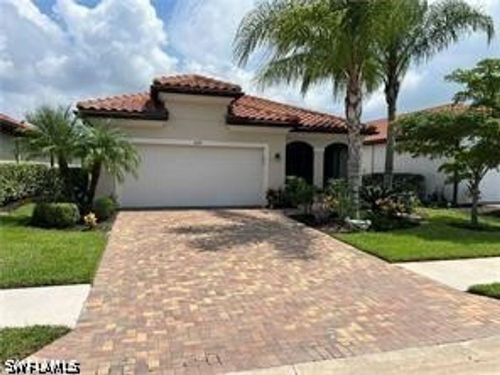1599 Marton CT, Naples, FL 34113