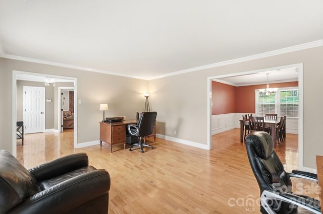201 Wainsley Place, Matthews, NC 28105