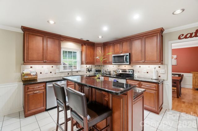 201 Wainsley Place, Matthews, NC 28105