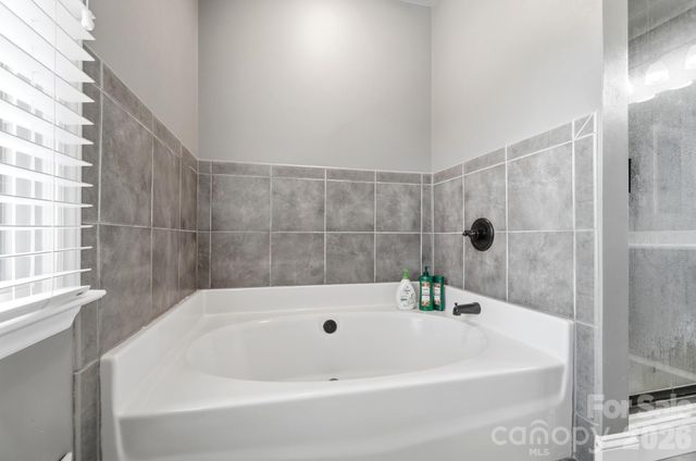 201 Wainsley Place, Matthews, NC 28105