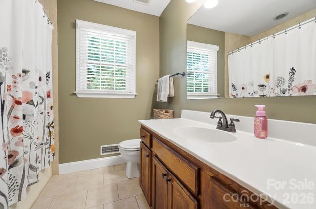 201 Wainsley Place, Matthews, NC 28105