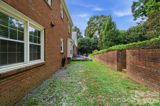 201 Wainsley Place, Matthews, NC 28105
