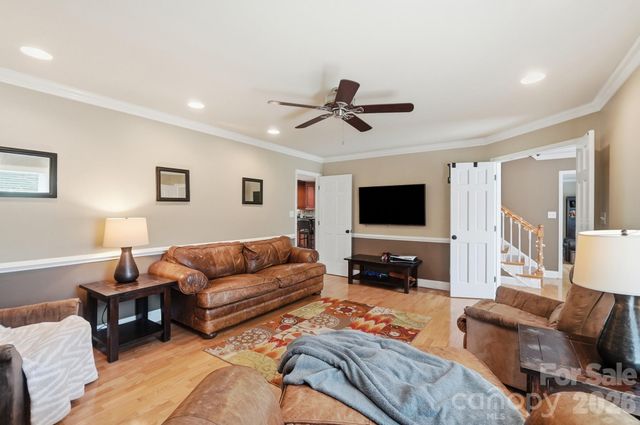 201 Wainsley Place, Matthews, NC 28105