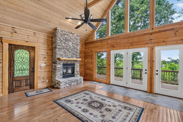 1085 Thunder Ridge Drive, South Pittsburg, TN 37380
