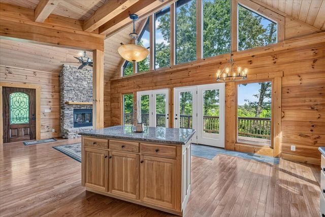 1085 Thunder Ridge Drive, South Pittsburg, TN 37380
