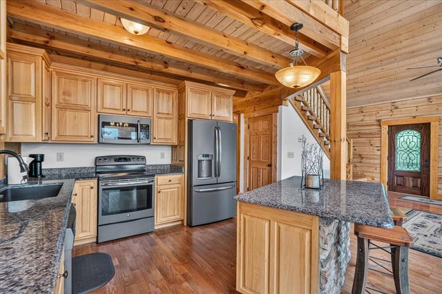 1085 Thunder Ridge Drive, South Pittsburg, TN 37380