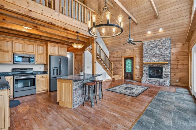 1085 Thunder Ridge Drive, South Pittsburg, TN 37380