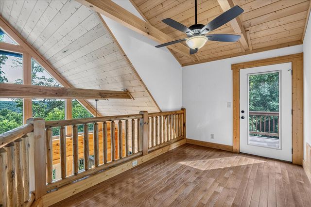 1085 Thunder Ridge Drive, South Pittsburg, TN 37380