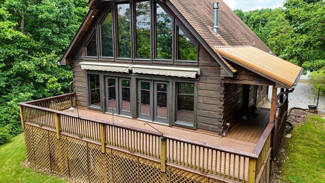 1085 Thunder Ridge Drive, South Pittsburg, TN 37380