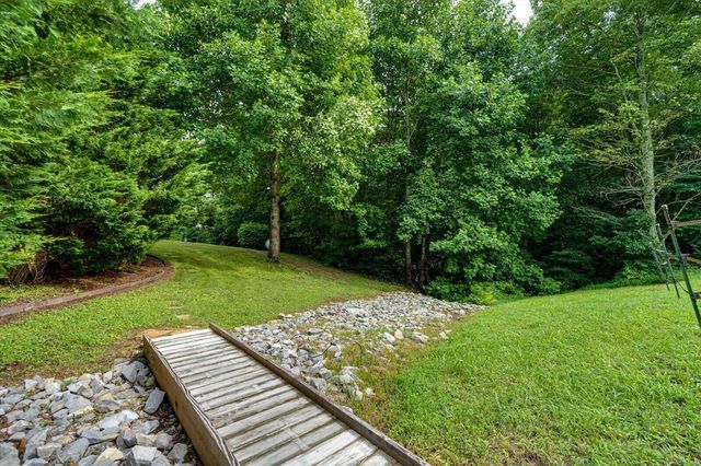 1085 Thunder Ridge Drive, South Pittsburg, TN 37380