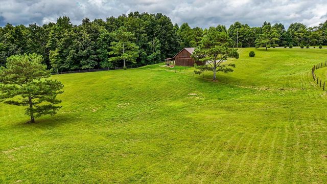 1085 Thunder Ridge Drive, South Pittsburg, TN 37380