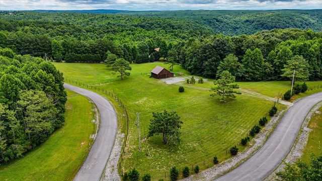 1085 Thunder Ridge Drive, South Pittsburg, TN 37380