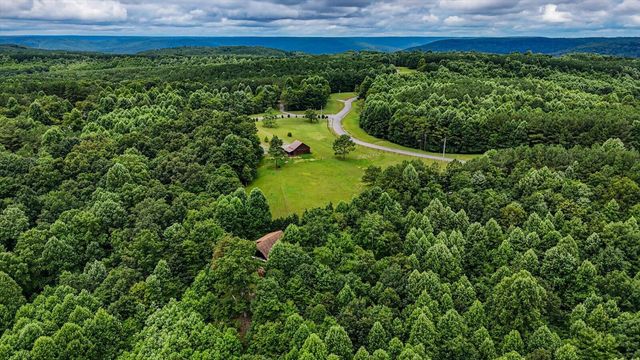 1085 Thunder Ridge Drive, South Pittsburg, TN 37380