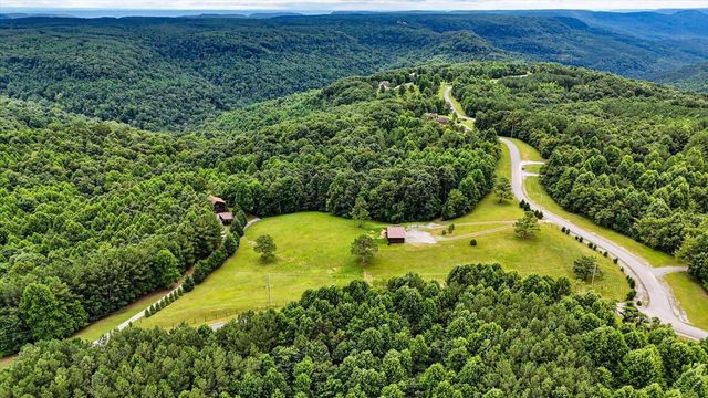 1085 Thunder Ridge Drive, South Pittsburg, TN 37380