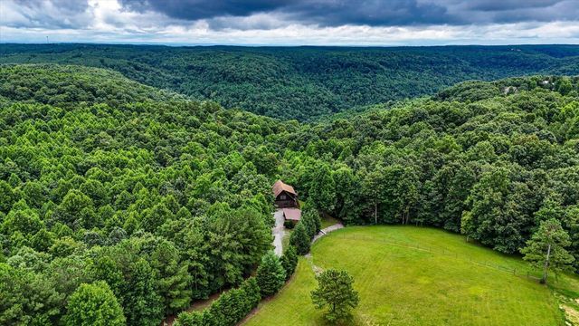 1085 Thunder Ridge Drive, South Pittsburg, TN 37380