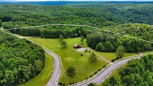1085 Thunder Ridge Drive, South Pittsburg, TN 37380