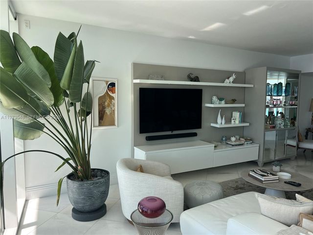 1643 Brickell Ave 903, Miami, FL 33129