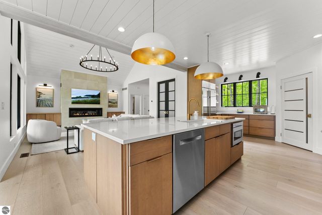 8271 E Boca Vista Trail, Traverse City, MI 49684