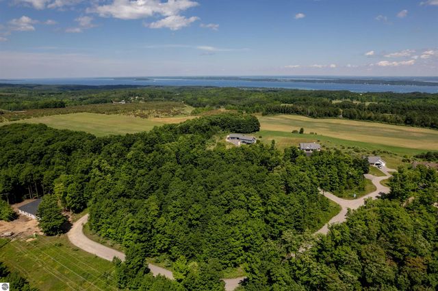 8271 E Boca Vista Trail, Traverse City, MI 49684