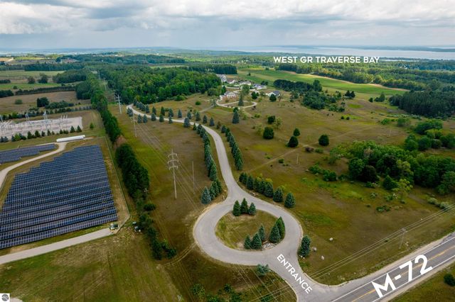 8271 E Boca Vista Trail, Traverse City, MI 49684